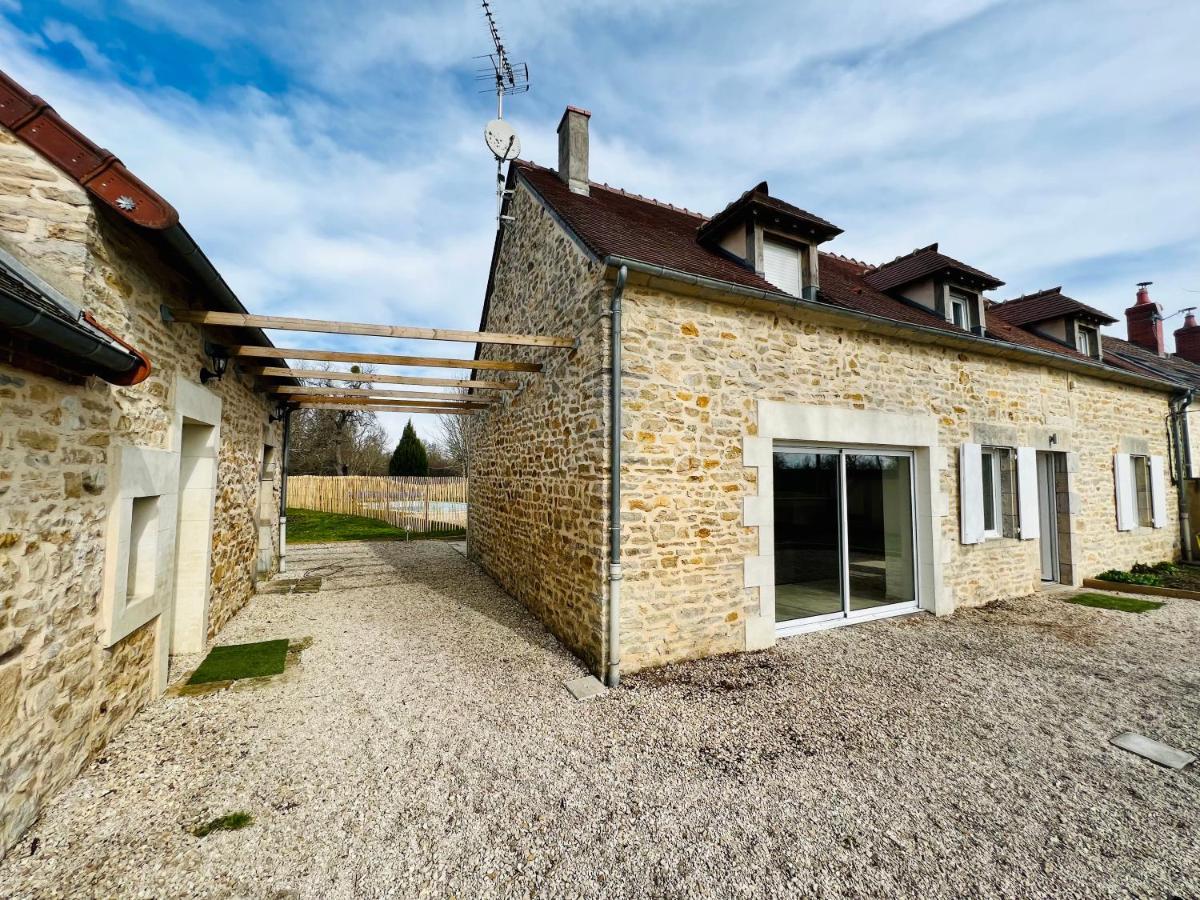 Villa Du Circuit: Poolside Retreat With 4 Bedrooms Near Racing Track