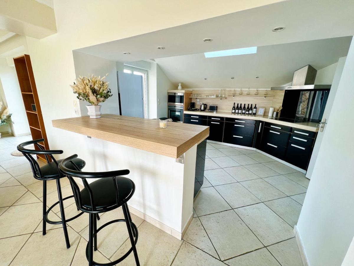 Villa Du Circuit: Poolside Retreat With 4 Bedrooms Near Racing Track Mars-sur-Allier